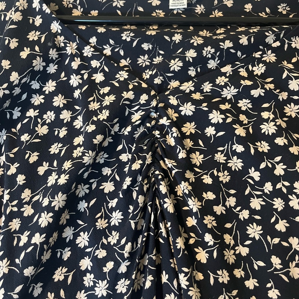 American Eagle Outfitters Black Floral Blouse - Picture 3 of 6